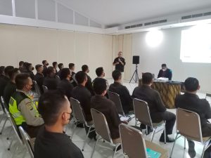 Giat Refresh Training anggota security Progarda